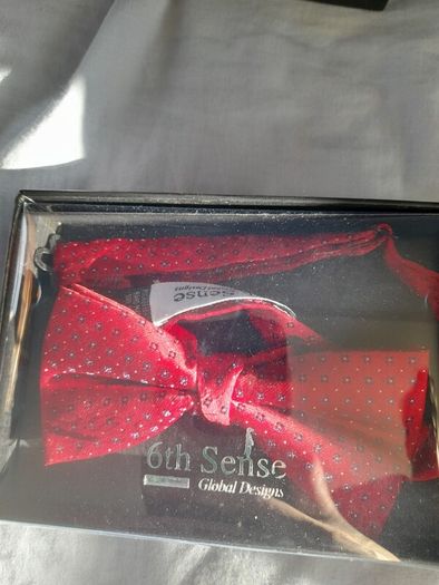 6th sense brand new red patterned bow tie