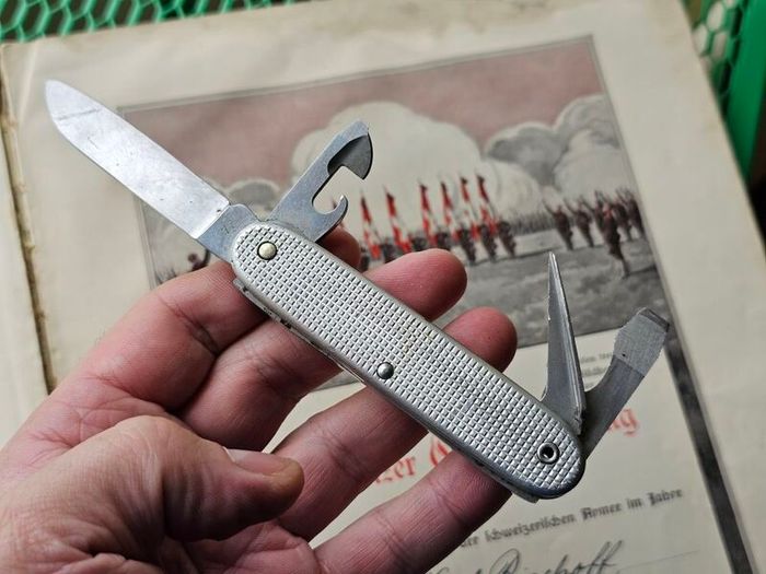 Vintage Wenger Alox Soldier Original Swiss Army Knife Issued year 1972 Discontinued Model Collectable