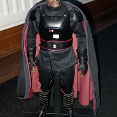 Hot Toys TMS029 Star Wars The Mandalorian figurine Moff Gideon