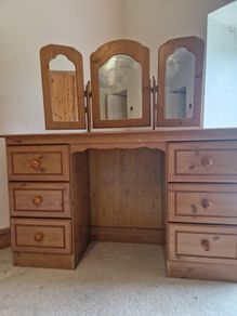 dressing table