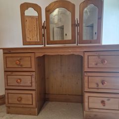 dressing table