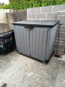 Storage box