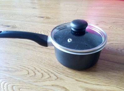 Small Pot/Saucepan