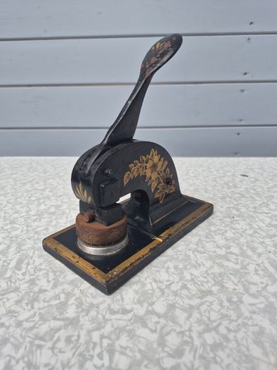antique cast iron desktop embossing press
