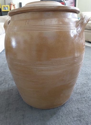 Antique French stoneware glazed pot with lid 40L