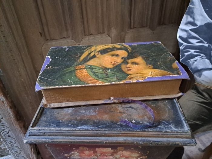 Vintage  Book Trinket Box