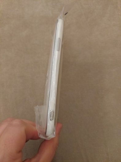 IP 11 Phone Case /Pearl White with silver edge