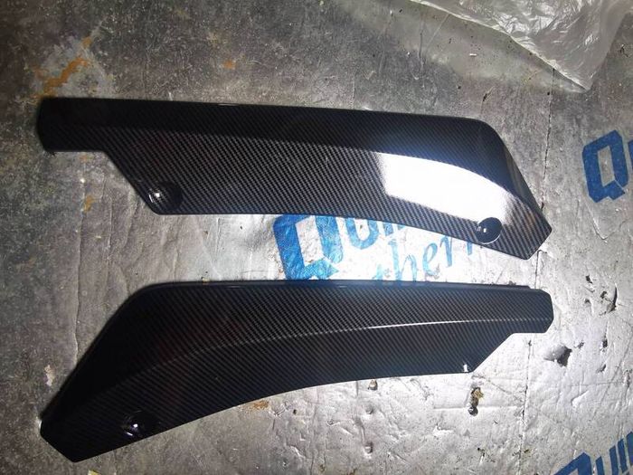 Rear bumper spats, lip extension