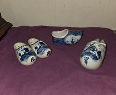 4 Delft Blue ceramic Clogs