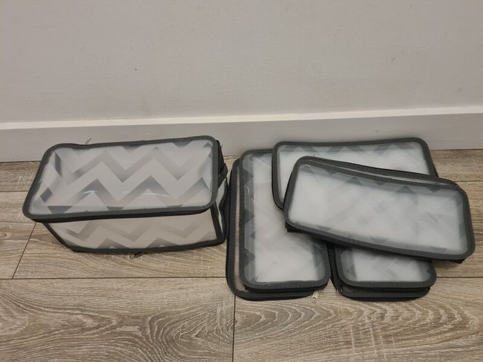 5 Clever ZigZag Clothes Storage Bags