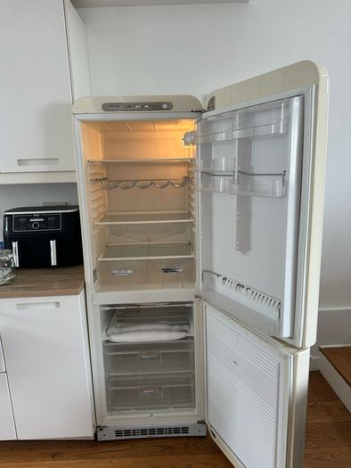 Smeg FAB32P6 50s Style Cream Fridge Freezer