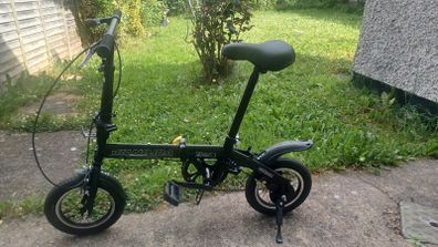 Folding Bike - lightweight - 1 sold, 1 left