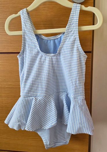 Girls swimsuit size 3-4 years