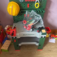 Children's play workstation