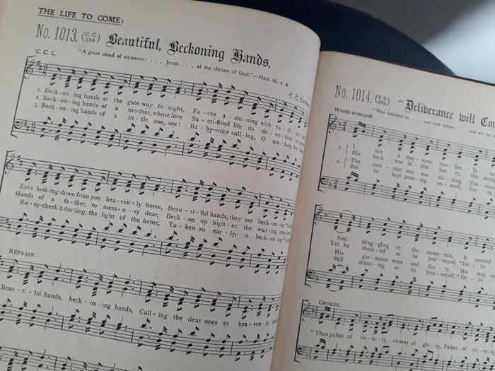 BOOK - Vintage  - Sacred Songs & Solos - Sankey