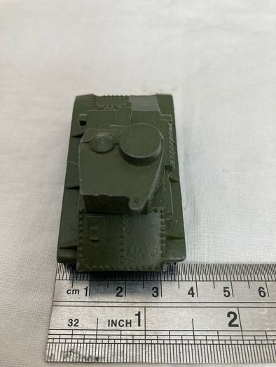 Dinky 152a. Light tank. 1937/41. Chain tracks. Rare