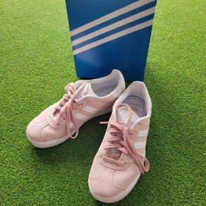Adidas Orihinals pale pink gazelle C Girls Junior trainers