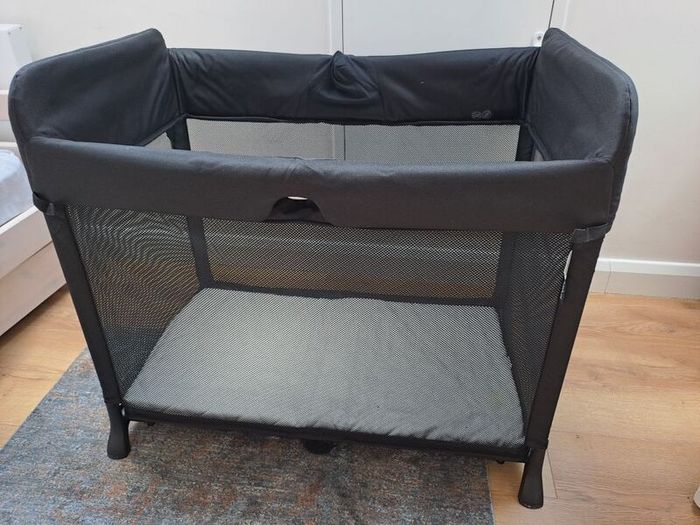 Travel cot
