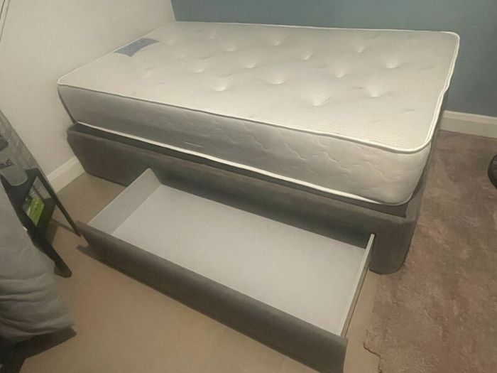 Small Double bed ( 4-foot or 190x120). LIKE NEW.