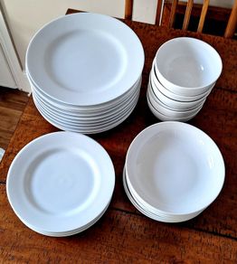 Habitat / Queensberry Hunt 'Bistro' white porcelain full-set dinnerware