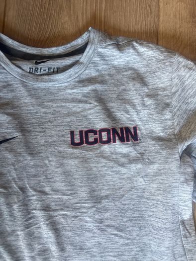 nike training drifit UCONN new
