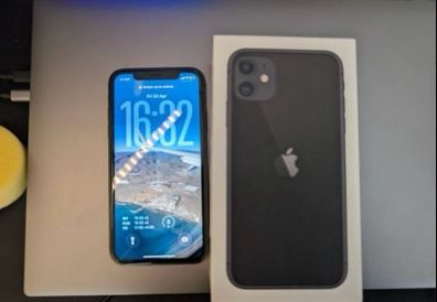 iPhone 11 64GB Like New