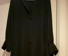 H&M women's black pleated dress size M