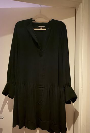 H&M women's black pleated dress size M