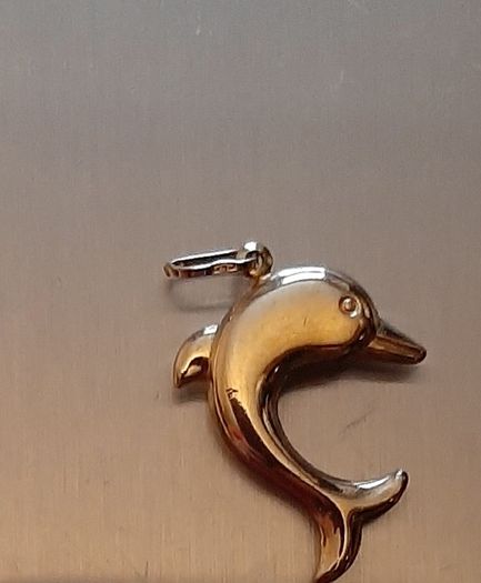 New 9ct gold charm/Pendant Dolphin new
