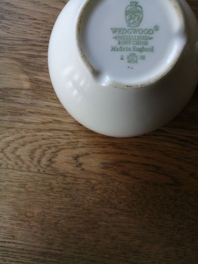 Wedgwood Vintage Cups & Saucers Bone China  Hotel Quality x 8