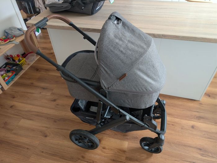 UPPAbaby Vista V2 Stroller and Carrycot