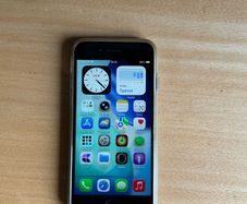 iPhone SE 2 Gen 128GB with new screen