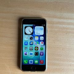 iPhone SE 2 Gen 128GB with new screen