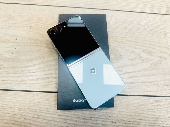 samsung Z Flip 5 Brand New