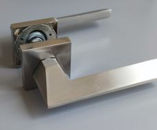 4 Door handles