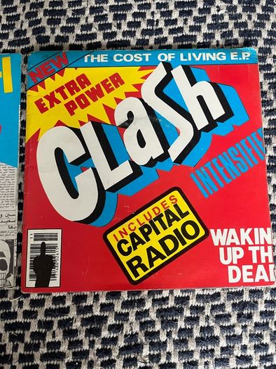 2x The Clash 7"s Tommy Gun and Cost of Living E.P.