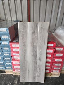 12mm High Gloss Laminated Flooring