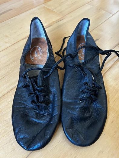 Boy/Adult reel irish dancing shoes  size 6