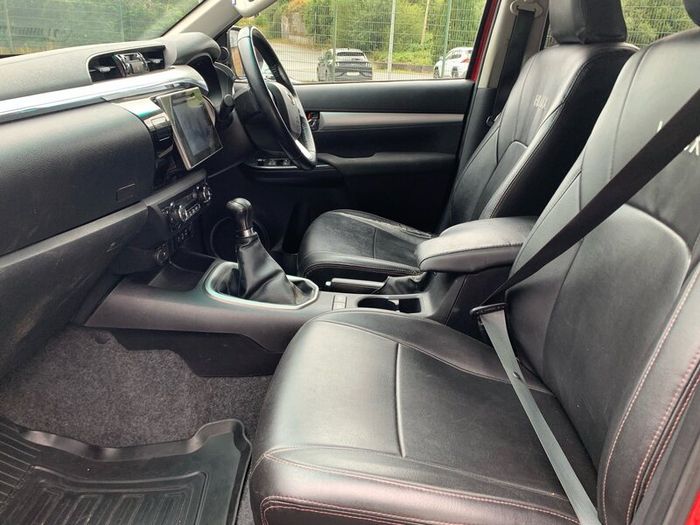 Toyota HiLux Invincible
