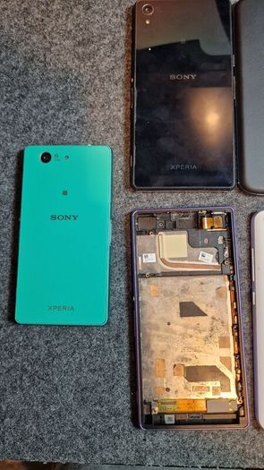 Lot of 12 Smartphones ,Mixed Brands, Untested, Samsung, Siny, Mi, Motorola