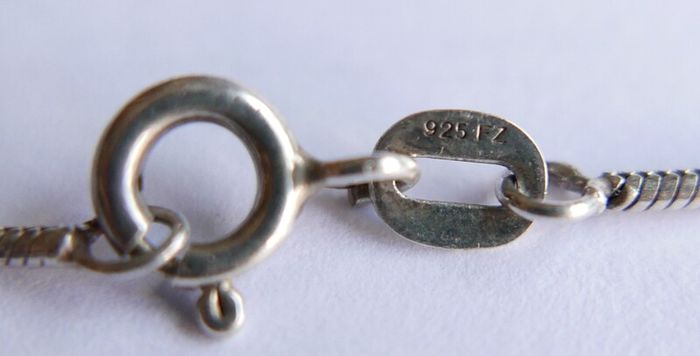 Vintage 925 Sterling Silver Pendant with Blue Stone on chain