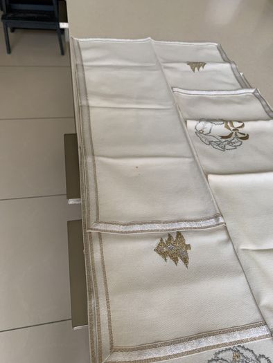 Embroidered Christmas napkins x 4