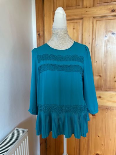 Dunnes Ladies top colour aqua size 14