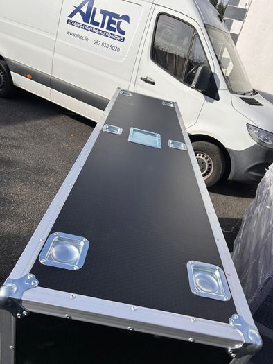 Pro TV Adjustable size Flight Case 65" to 86" Video Display Screen Case