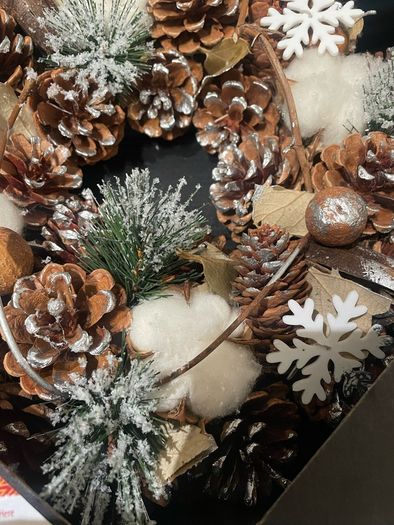 chistmas wreath Natural dried brand new