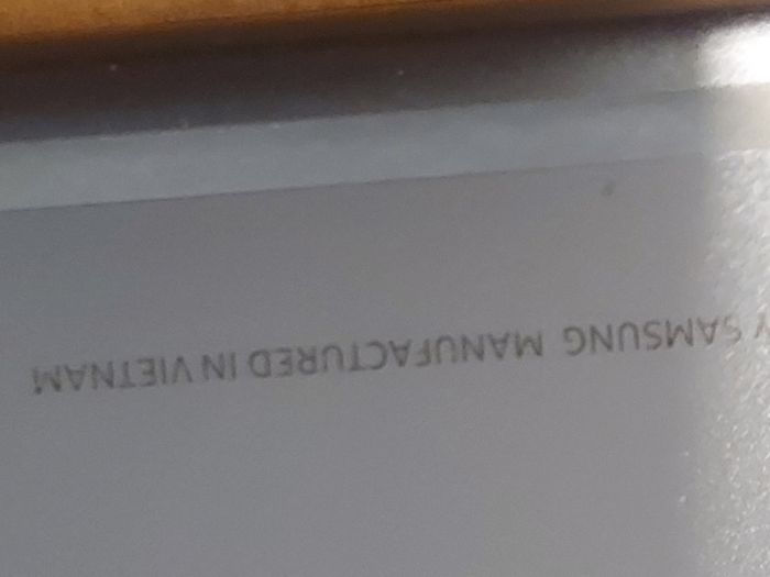 Samsung Galaxy Tab S5e. SM-T720, Crack on screen, Not powering on, for parts or repair