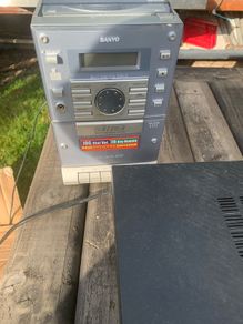 Radio and amplifier