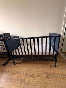 toddlers cot and mattress