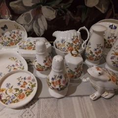 A Collection of Aynsley Cottage Garden