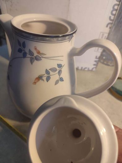 Vintage Noritake Keltcraft Ireland Eastfair 9171 Coffee / Tea pot - Discontinued